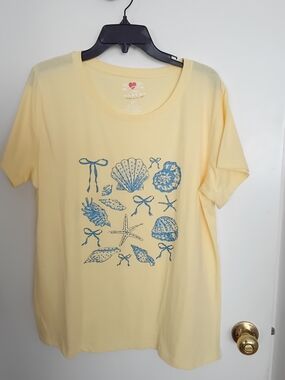 Women's Yellow Short-Sleeve Seashell Graphic Tee T Shirt 2X